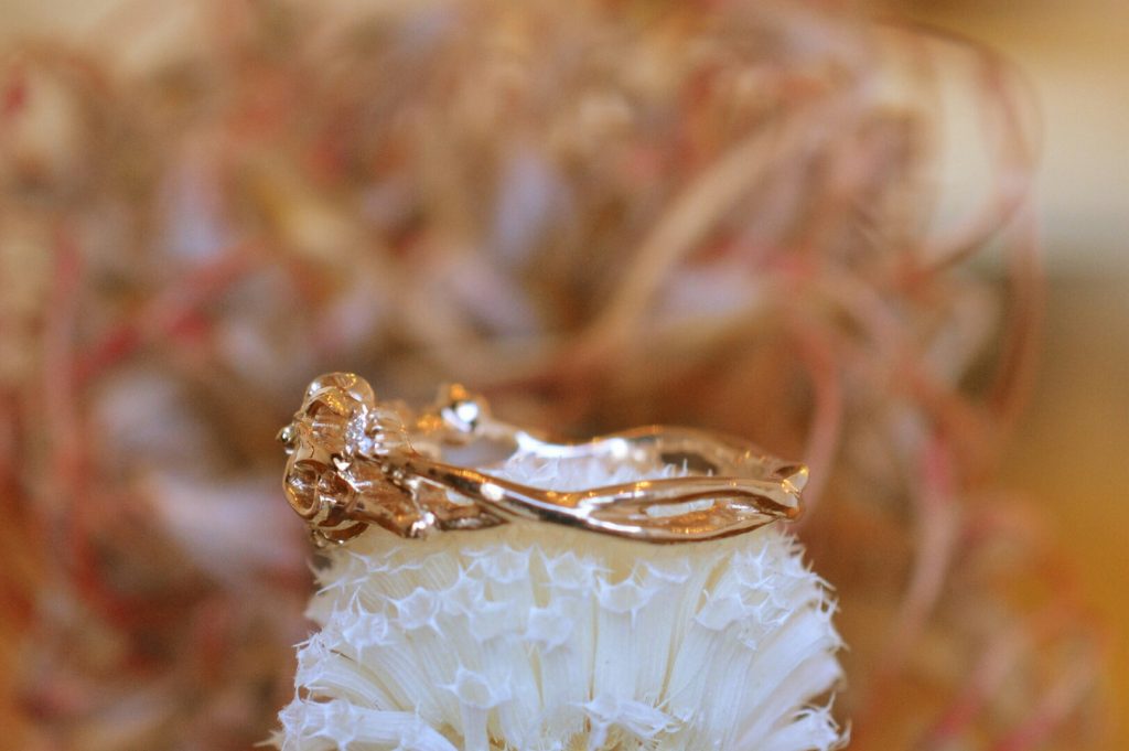 編み込んだ婚約指輪静岡