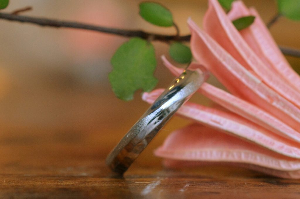 プラチナのつや消し結婚指輪沼津