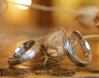 木目リングの結婚指輪