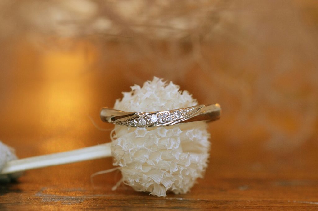 緩やかなV型の結婚指輪沼津フルオーダー