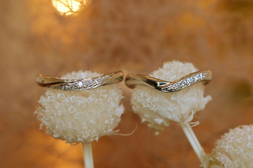 V型の結婚指輪静岡県東部でフルオーダー