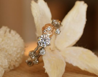 『薔薇』がテーマの婚約指輪