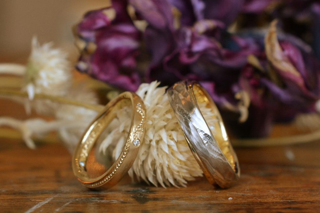 木目とミル打ちの結婚指輪沼津