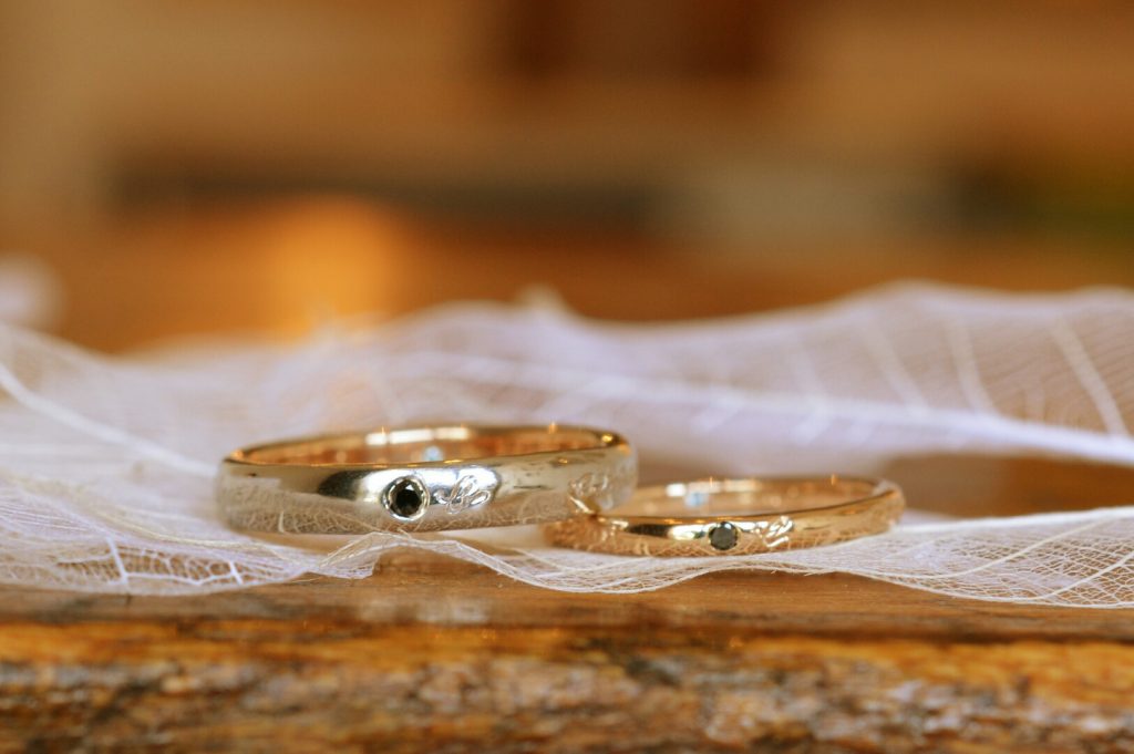 ブラックダイヤを結婚指輪に手作り