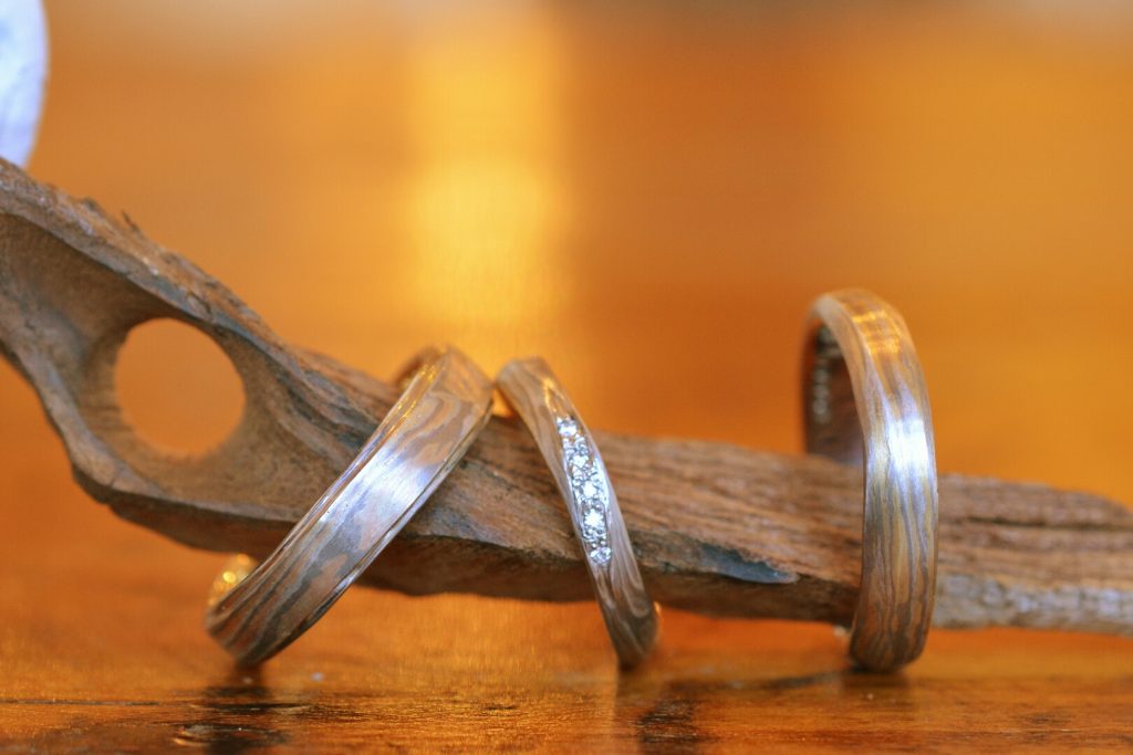 木目リングの素材もさまざま