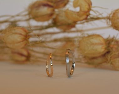 シンプルな細身のマリッジ